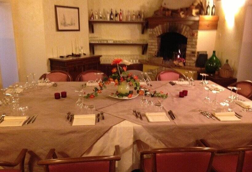 ホテル Albergo Ristorante Flora