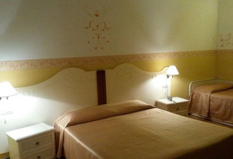 هتل Albergo Ristorante Flora