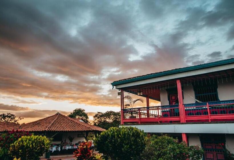 هتل Arrayanes Del Quindío