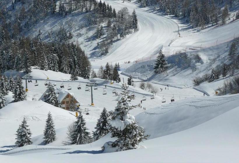 ホテル Baita Goles