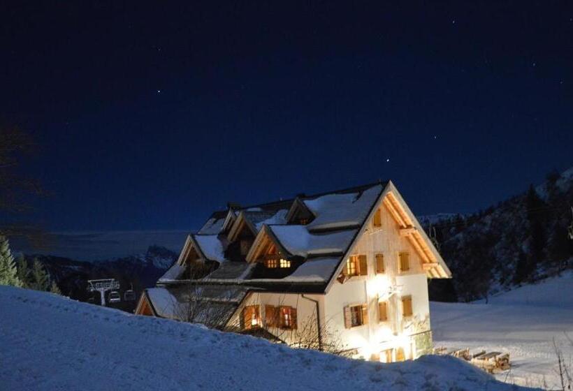 ホテル Baita Goles