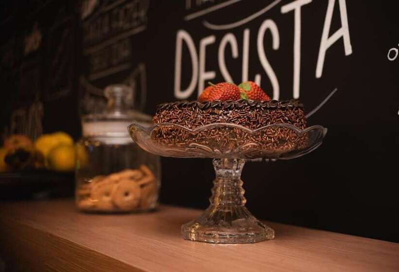 Отель Geneviee Palace