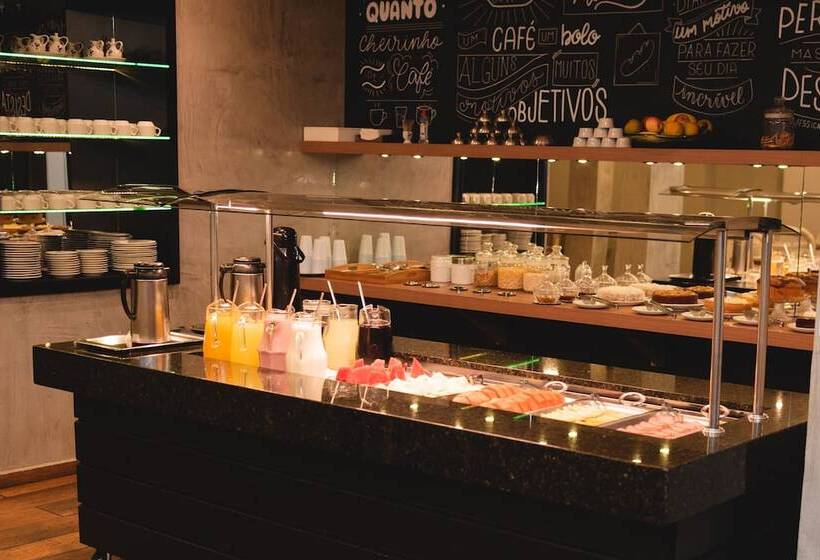 Отель Geneviee Palace