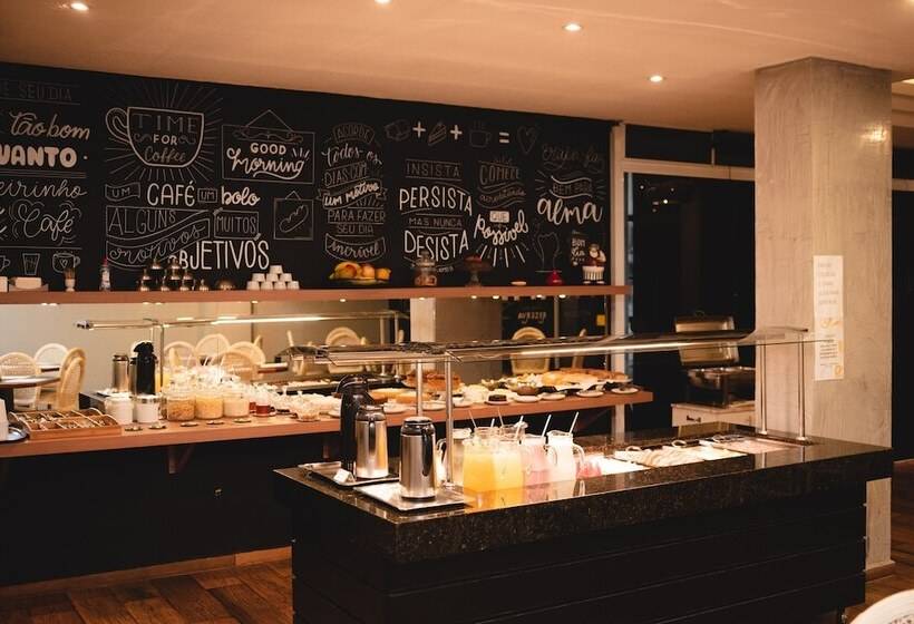 Отель Geneviee Palace