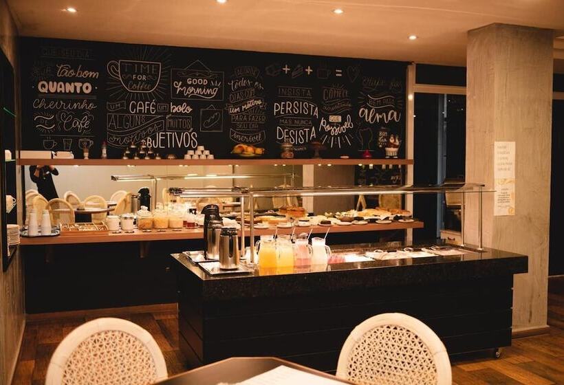 Отель Geneviee Palace