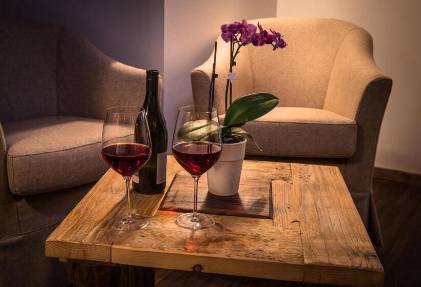 בית מלון כפרי Golden Park Resort