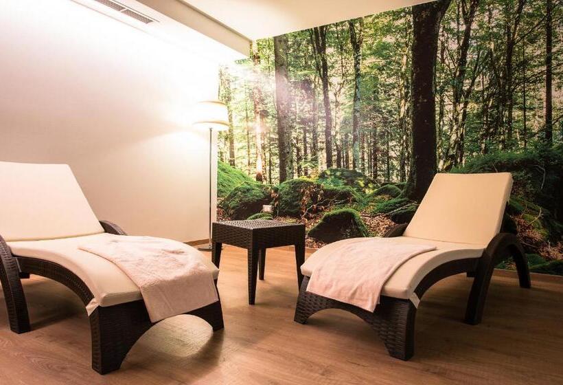 בית מלון כפרי Golden Park Resort