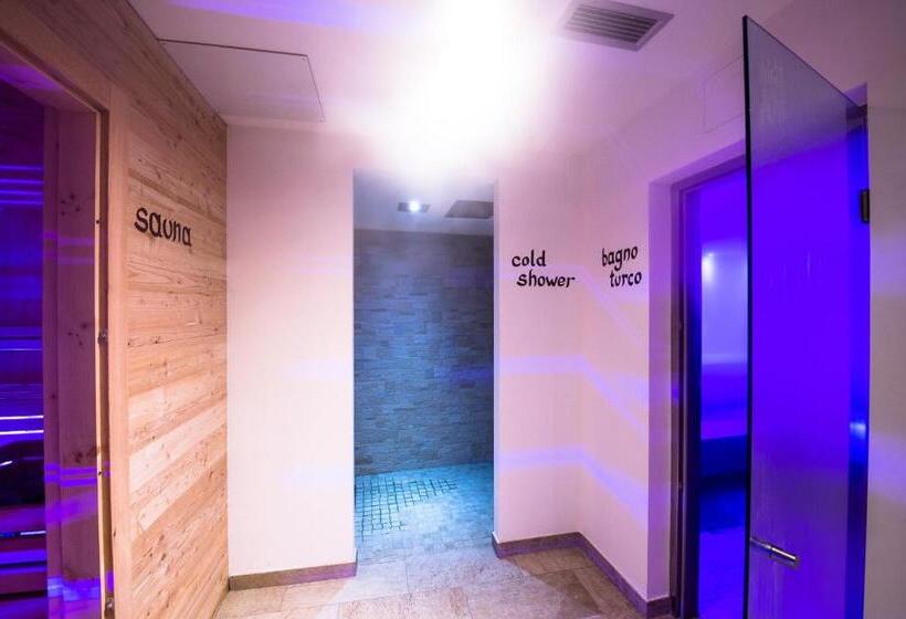 בית מלון כפרי Golden Park Resort