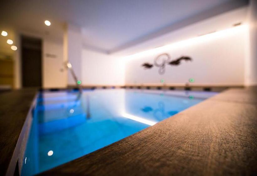 בית מלון כפרי Golden Park Resort