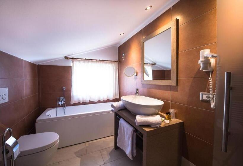 בית מלון כפרי Golden Park Resort