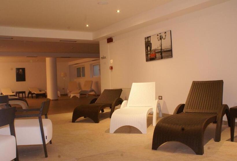 בית מלון כפרי Golden Park Resort