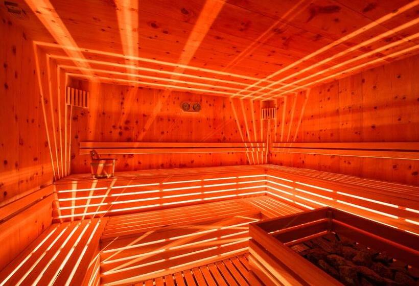 בית מלון כפרי Golden Park Resort