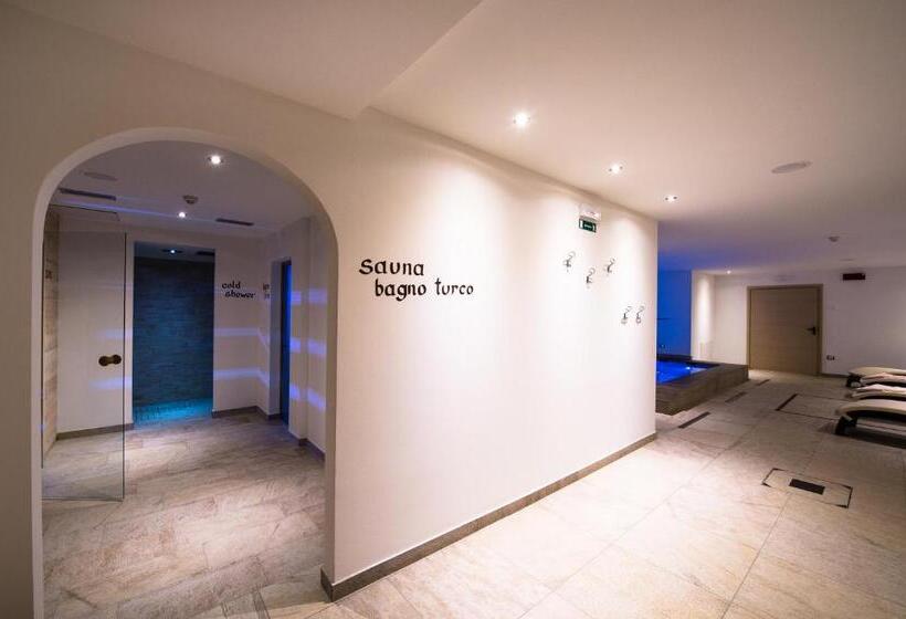 בית מלון כפרי Golden Park Resort