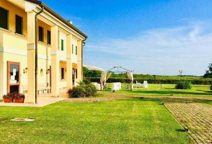 ホテル Il Paradello Albergo Ristorante