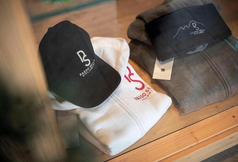 Отель Passo Sella Dolomiti Mountain Resort