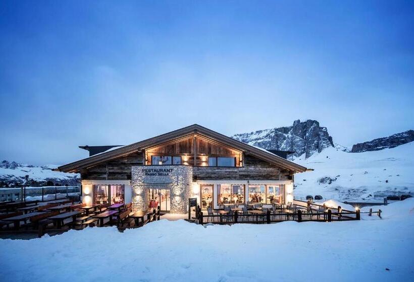 Отель Passo Sella Dolomiti Mountain Resort