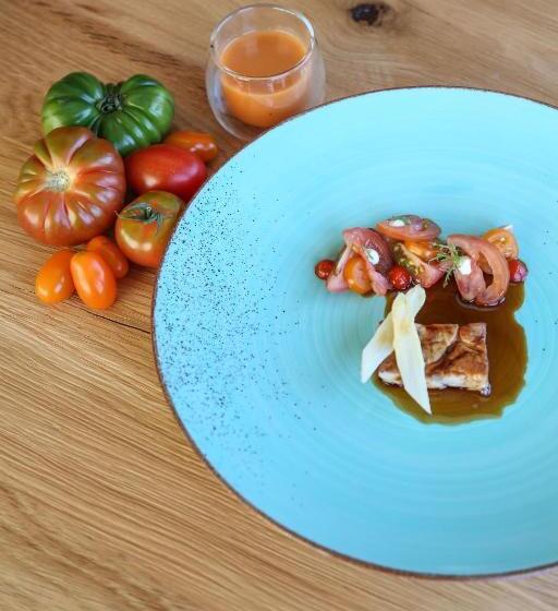 Отель Passo Sella Dolomiti Mountain Resort