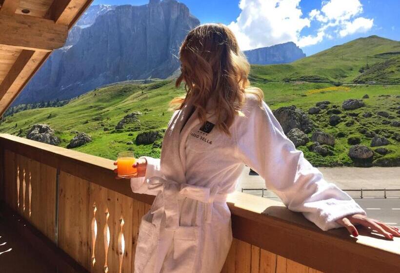 Отель Passo Sella Dolomiti Mountain Resort