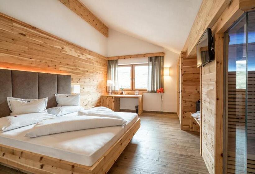 هتل Passo Sella Dolomiti Mountain Resort