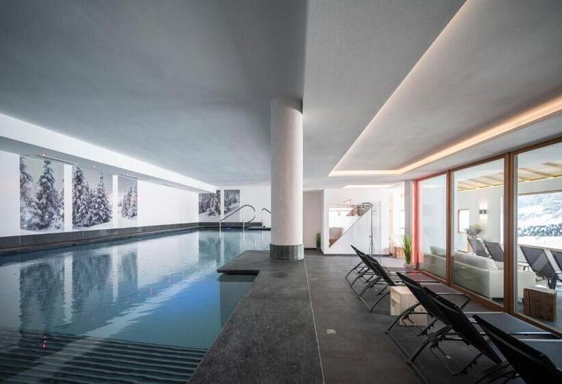 Отель Passo Sella Dolomiti Mountain Resort