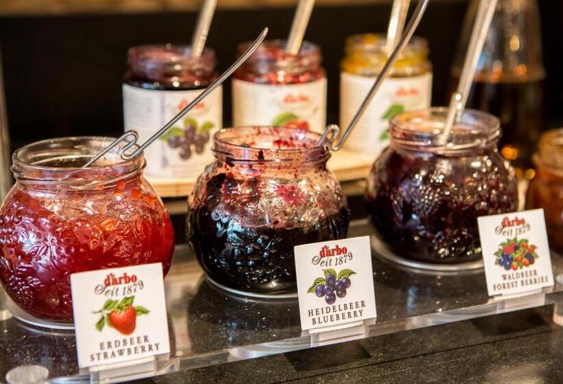 Отель Passo Sella Dolomiti Mountain Resort