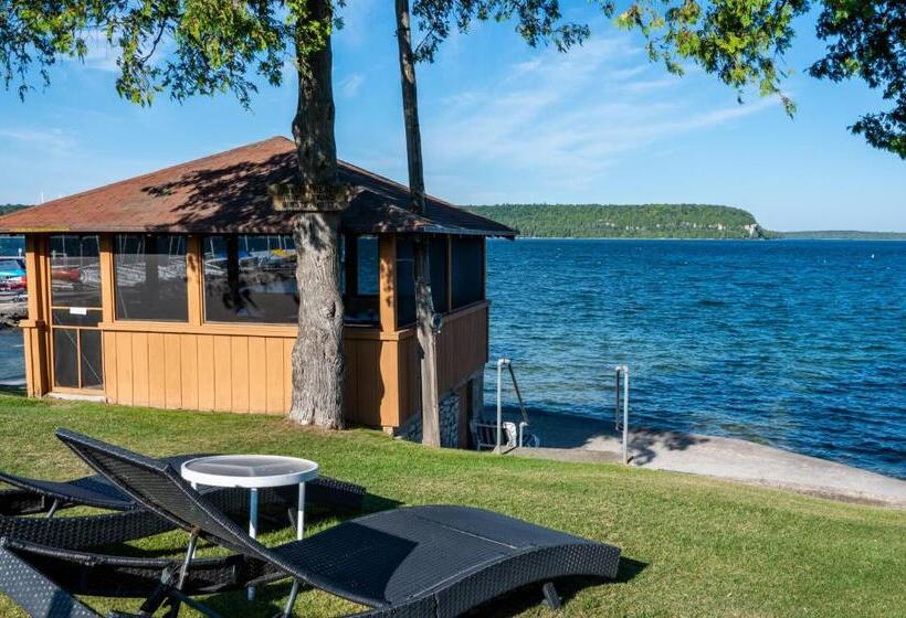 Отель Pine Grove Resort