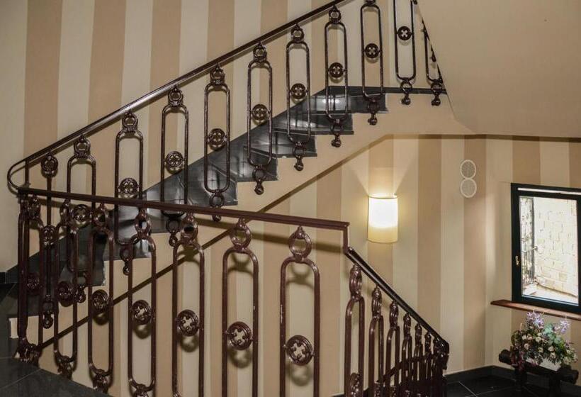 فندق Roccamonfina Palace