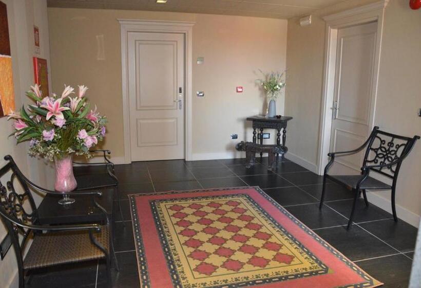 فندق Roccamonfina Palace