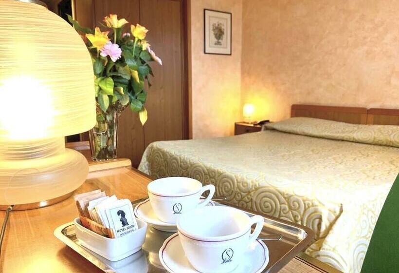 ホテル Ristorante Sasso