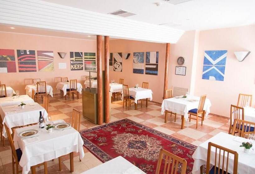 ホテル Ristorante Sasso