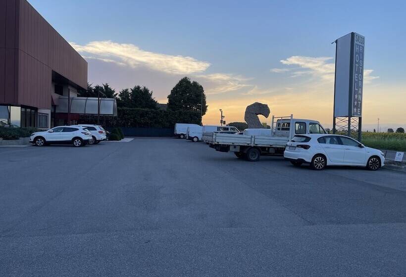 ホテル Ristorante Sasso