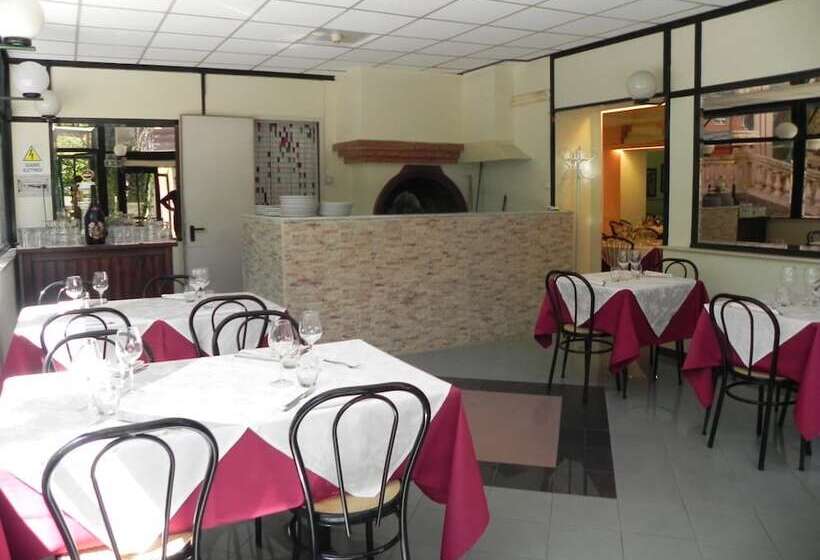 בית מלון כפרי Villa Robinia