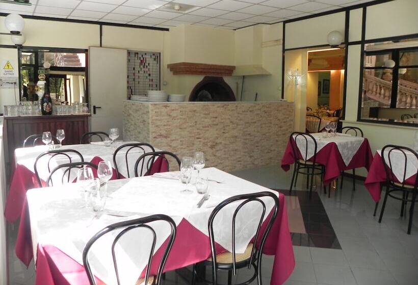 בית מלון כפרי Villa Robinia