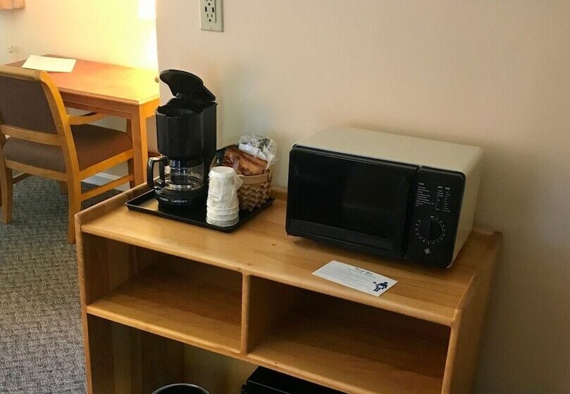 Mt Liberty Cabins And Motel