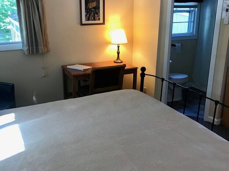 Mt Liberty Cabins And Motel