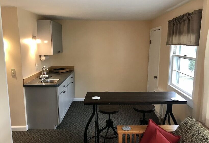 Mt Liberty Cabins And Motel