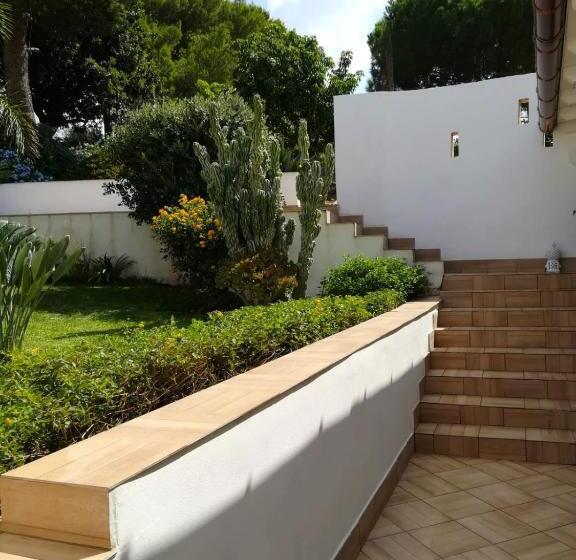 تختخواب و صبحانه Bianco Sale Trapani