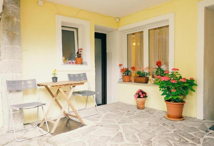 تختخواب و صبحانه Apartments Hemingway House