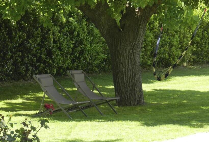 تختخواب و صبحانه Campodisole