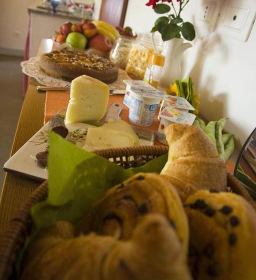 تختخواب و صبحانه Campodisole