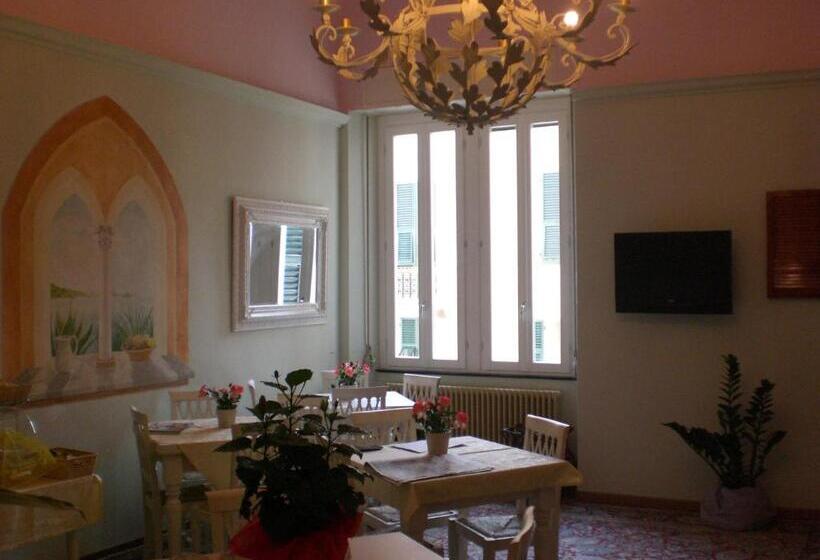 مبيت وإفطار Casa Dei Mombri