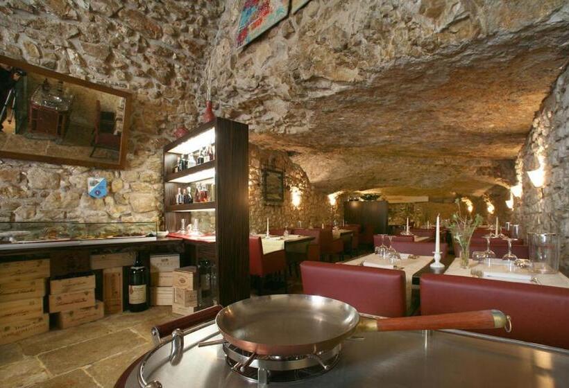 تختخواب و صبحانه Dimora Del Dragone