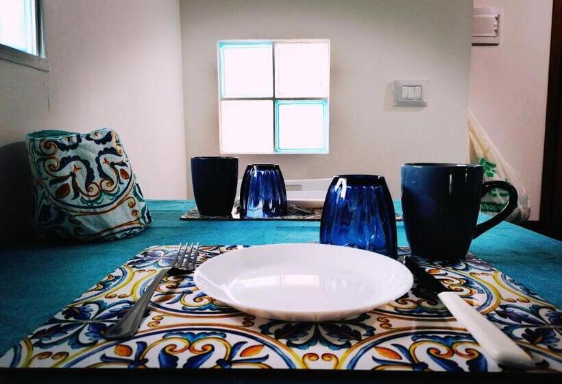 تختخواب و صبحانه Donnaciccinatrapani