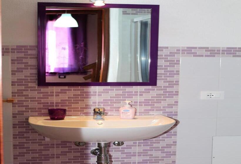 تختخواب و صبحانه Donnaciccinatrapani