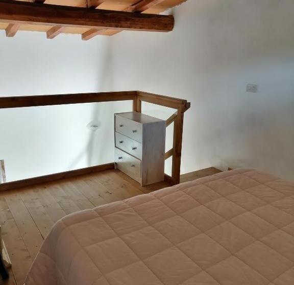 تختخواب و صبحانه I Lecci