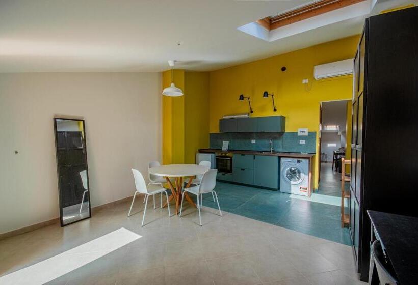 مبيت وإفطار La Scivola Rooms