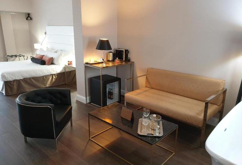 تختخواب و صبحانه Althea Inn Roof Terrace