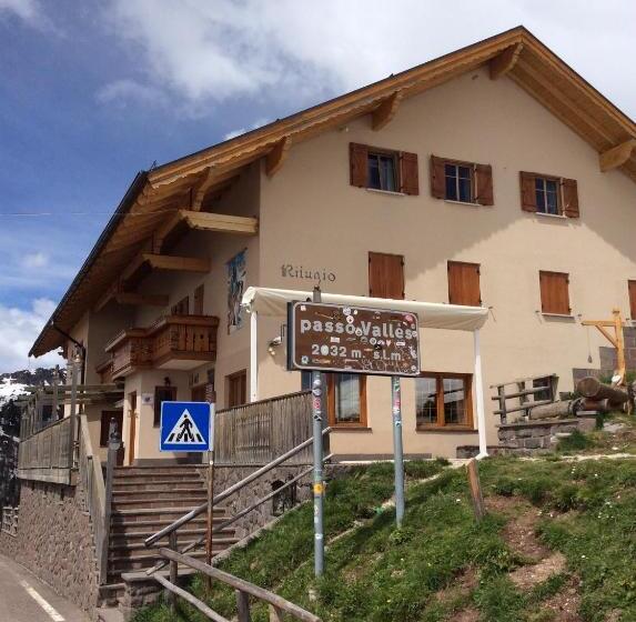 ベッドアンドブレックファースト Rifugio Capanna Passo Valles