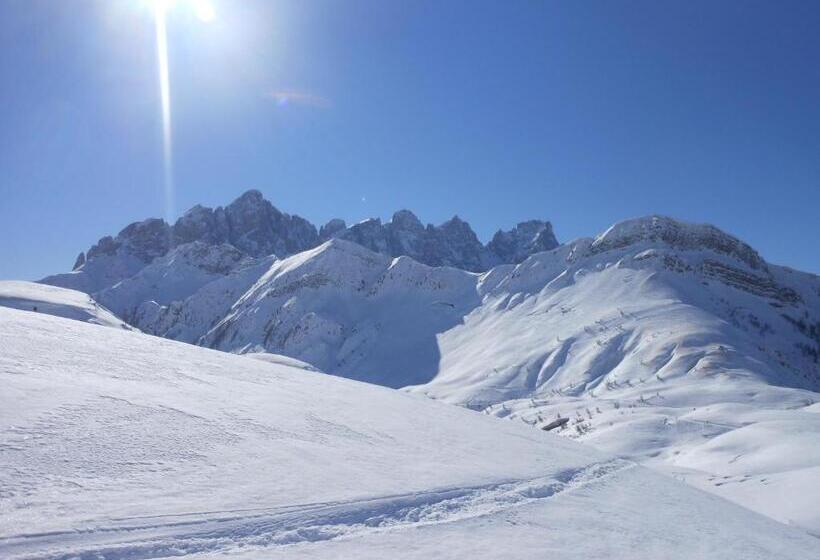 ベッドアンドブレックファースト Rifugio Capanna Passo Valles