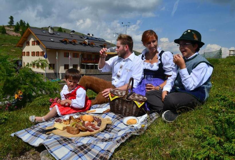 ベッドアンドブレックファースト Rifugio Capanna Passo Valles